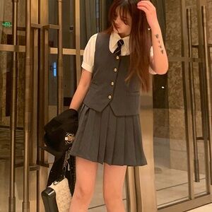 Kawaii dark gray Pleated Skirt and Vest Set
